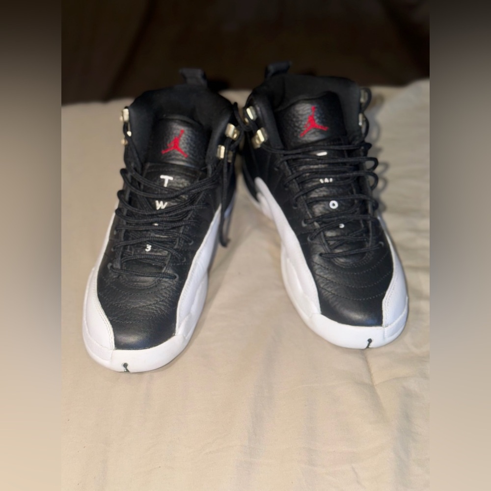 Air Jordan 12 Retros Black/White sneakers